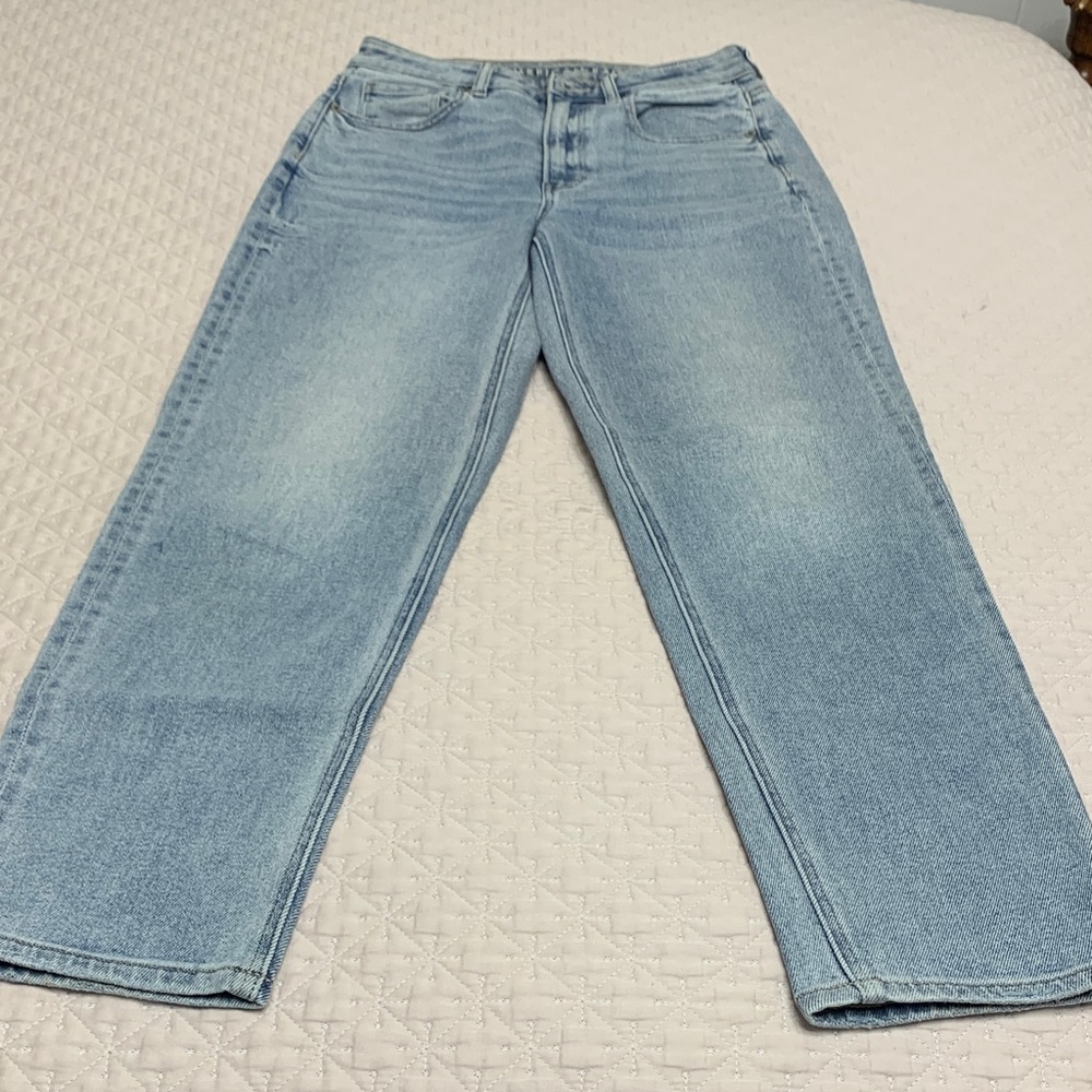 American Eagle Outfitters Light Wash Straight Leg Jeans